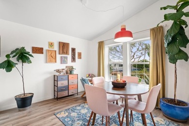 Welcome to your sunny slice of coastal paradise! This bright - photo 7