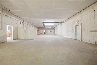 Excellent business opportunity with this cement block building - photo 12