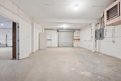Excellent business opportunity with this cement block building - photo 17