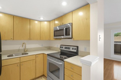 Fabulous 5th floor studio at The Falls Pinnacle, one of the best - photo 18