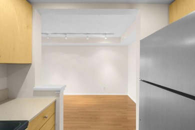Fabulous 5th floor studio at The Falls Pinnacle, one of the best - photo 22