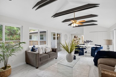 Nestled in the desirable Hills of Oakland, full of natural light - photo 9