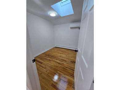 Amazing Legal 2 Dwelling Fully Renovated House, first floor 2 - photo 11