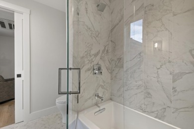 Located in Portland's desirable Eastern Waterfront, this