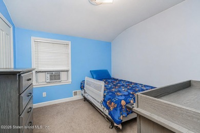 2 Family 6 Over 6 Detached Home is Set up like a 3 Bedroom Ranch - photo 33