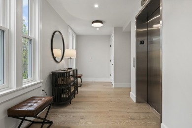 Located in Portland's desirable Eastern Waterfront, this