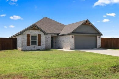 Welcome to The Lake Meadow Splash, a stunning 2021-built - photo 2