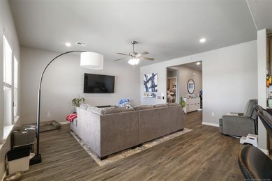Welcome to The Lake Meadow Splash, a stunning 2021-built - photo 4