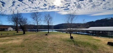 Here it is! Lakefront 2-bedroom, 1-bath cabin at Edgewater Beach - photo 3