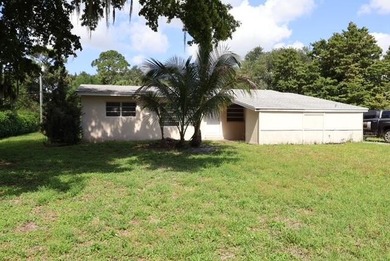 Cute, bright 3-bedroom, 2-bath single family home conveniently - photo 1