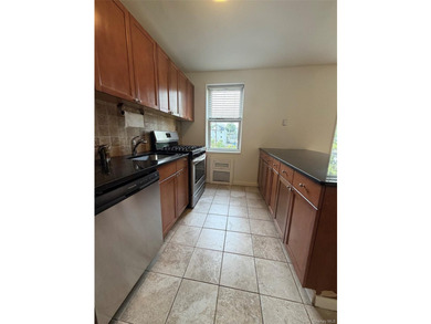 ** CASH OFFERS ONLY ** This SPACIOUS 1 bedroom unit has an - photo 6