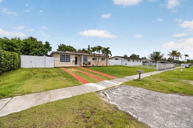 Motivated sellers! Welcome to this beautifully updated 4-bedroom - photo 3