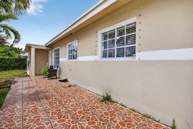 Motivated sellers! Welcome to this beautifully updated 4-bedroom - photo 5