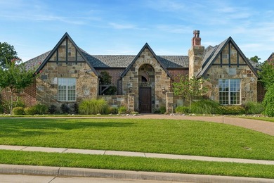 Experience timeless elegance in this exceptional custom estate - photo 1