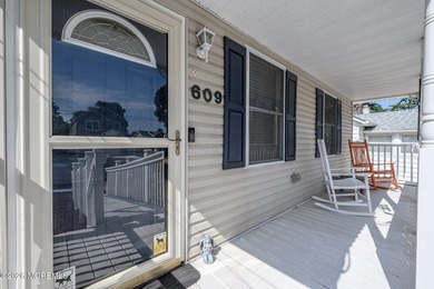 Home Sweet Home! Charming 3 Bed 1 Bath Ranch in highly desirable - photo 2