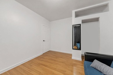 Exceptional mixed-use investment opportunity situated on a prime - photo 33