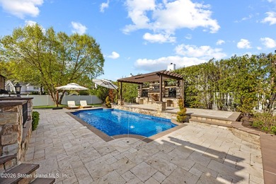 Tucked away on a private cul-de-sac within an exclusive - photo 50