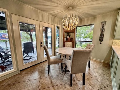 Lakefront Luxury on Lake Hamilton with Guest House, Storage - photo 9