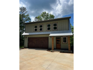 Charming new deeded cabin on Lake Harding with oversized garage - Lake Home For Sale in Hamilton, Georgia