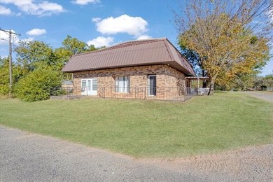 Welcome to 115 Main Street, Hendrix, OK-a true gem in the heart - photo 4