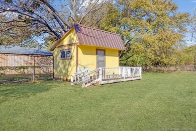 Welcome to 115 Main Street, Hendrix, OK-a true gem in the heart - photo 7