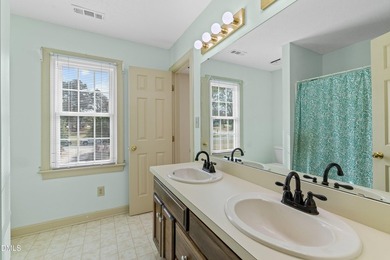 Motivated Sellers Beautiful home located in a well-established - photo 28