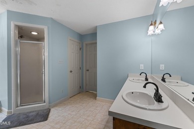 Motivated Sellers Beautiful home located in a well-established - photo 38
