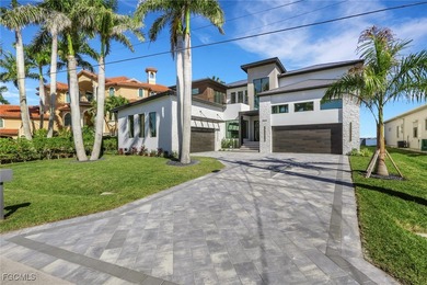 Caloosahatchee River Home For Sale in Cape Coral Florida