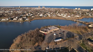 Attention builders and investors: Riverfront property is very - photo 2