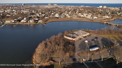 Attention builders and investors: Riverfront property is very - photo 3