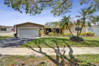 A large lot, waterfront, great living space, and Cooper City - photo 3