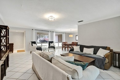 A large lot, waterfront, great living space, and Cooper City - photo 4