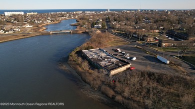 Attention builders and investors: Riverfront property is very - photo 8