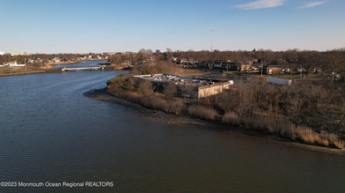 Attention builders and investors: Riverfront property is very - photo 9