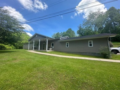 Paintsville Lake Home For Sale in Flat Gap Kentucky