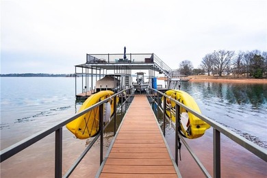 This lakefront property on Lake Hartwell truly embodies the - photo 12