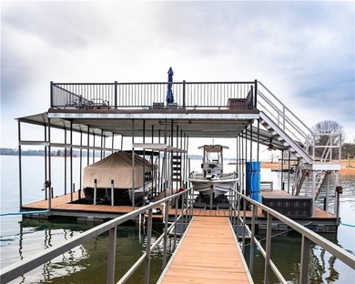 This lakefront property on Lake Hartwell truly embodies the - photo 13