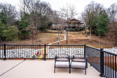 This lakefront property on Lake Hartwell truly embodies the - photo 15