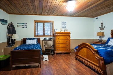 This lakefront property on Lake Hartwell truly embodies the - photo 24