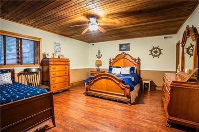 This lakefront property on Lake Hartwell truly embodies the - photo 25