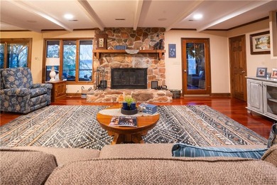 This lakefront property on Lake Hartwell truly embodies the - photo 30