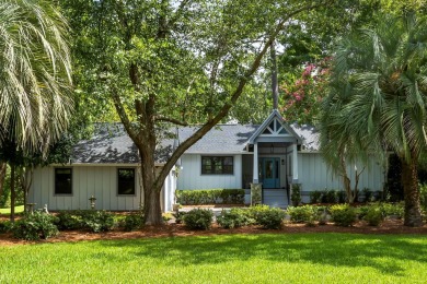 Lake Home For Sale in Mount Pleasant, South Carolina