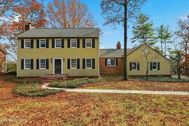 Fort Loudoun Lake Home For Sale in Knoxville Tennessee