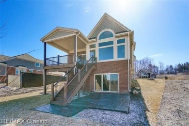 (private lake, pond, creek) Condo Active Under Contract in South Lyon Michigan