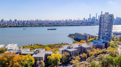 Beautifully maintained, this inviting one-bedroom unit offers