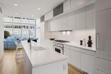 Designed by Pritzker Prize-winning architect Shigeru Ban, Metal - photo 9
