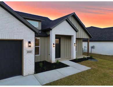 Lake Home Sale Pending in Granbury, Texas