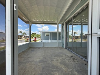 Move-In Ready 2BR/2BA Home with Major Updates in Saralake - photo 12
