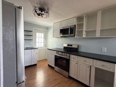 Move-In Ready 2BR/2BA Home with Major Updates in Saralake - photo 14