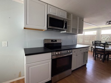 Move-In Ready 2BR/2BA Home with Major Updates in Saralake - photo 16